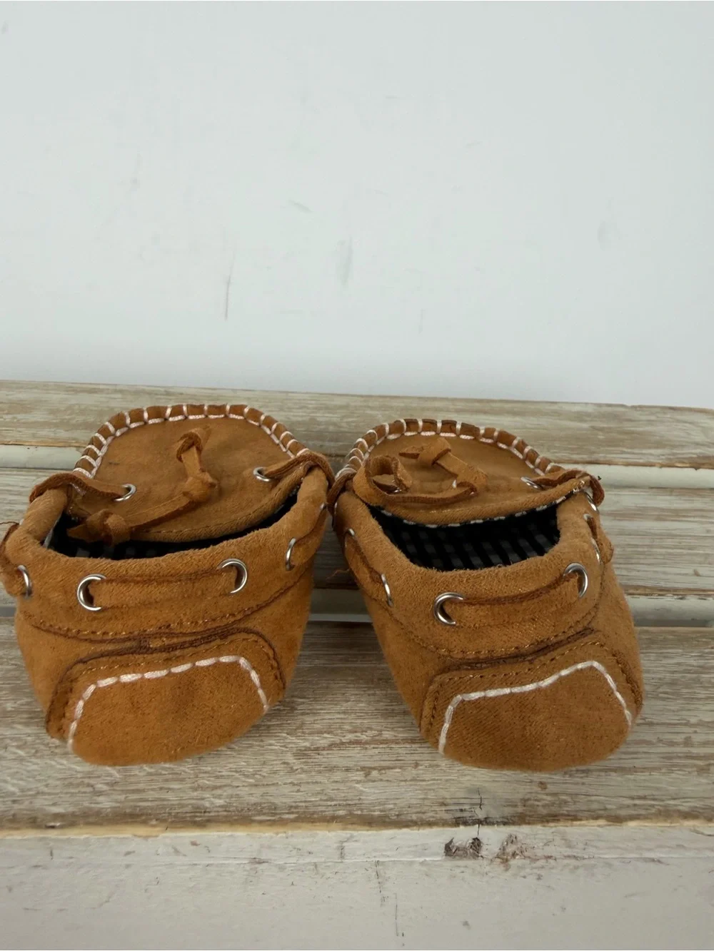 Baby Gap brown faux-suede baby moccasins classic whipstitch detail Sz 3-6 Months
